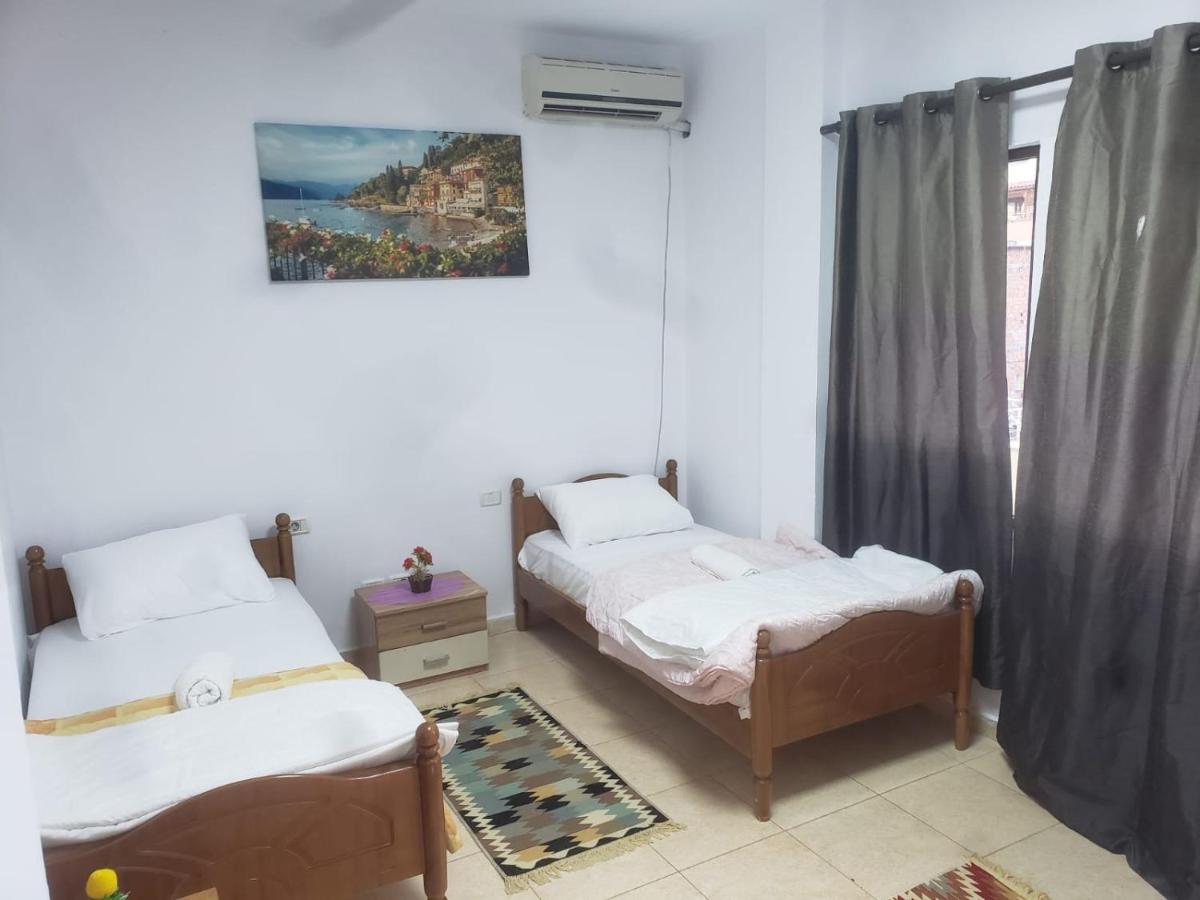 Hostel Split Rock Tirana Exterior photo
